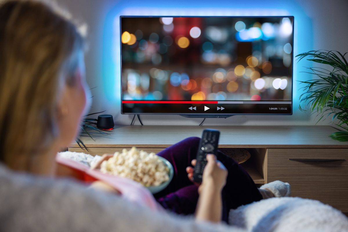 Fitur Smart TV Tercanggih Untuk Hiburan Keluarga Di Rumah